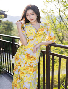 《办公室挺进美妇李婷-美女搜身》